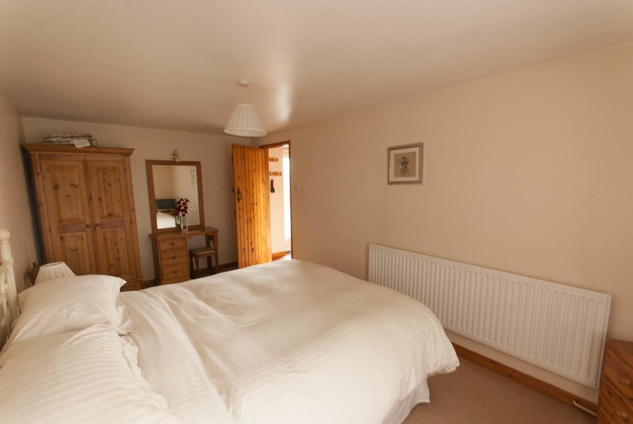 Greyfield Farm Cottages Farmborough Esterno foto