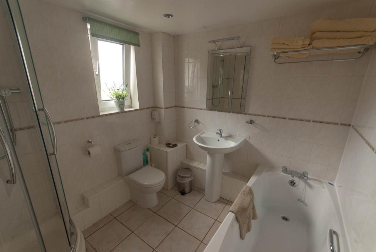Greyfield Farm Cottages Farmborough Esterno foto