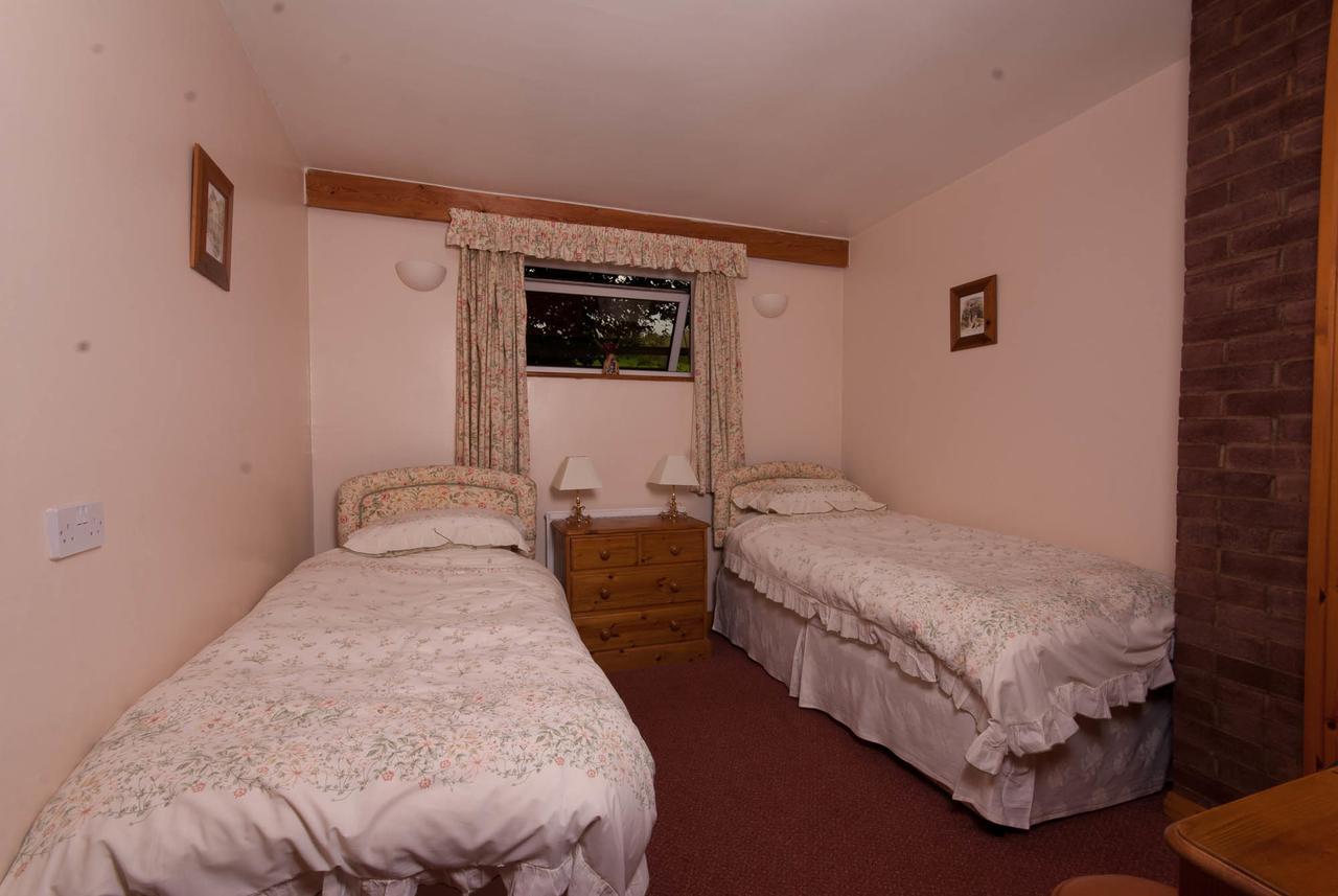 Greyfield Farm Cottages Farmborough Esterno foto